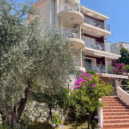 Apartmani Iva Becici エクステリア 写真