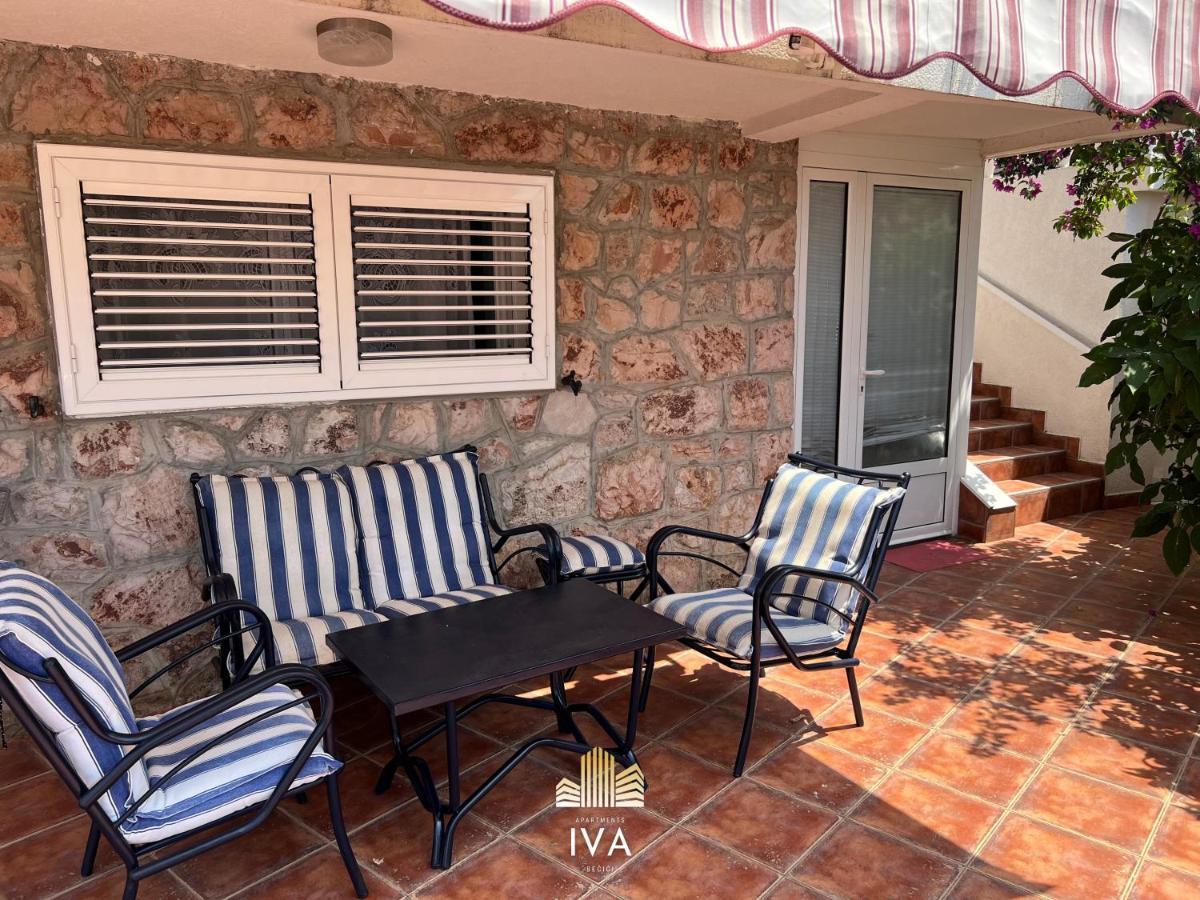 Apartmani Iva Becici エクステリア 写真