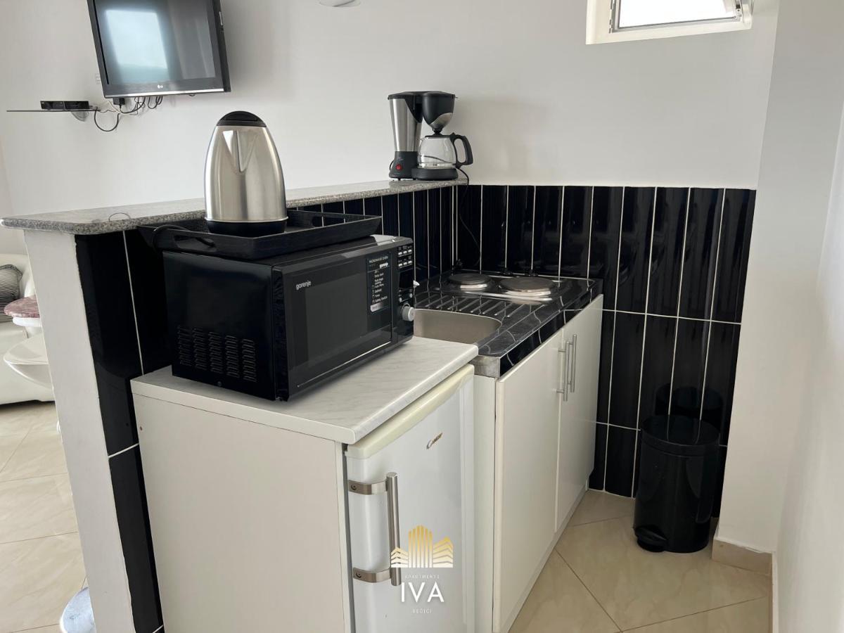 Apartmani Iva Becici エクステリア 写真