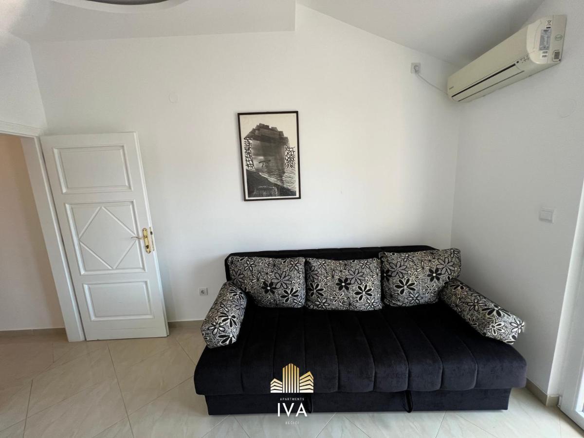 Apartmani Iva Becici エクステリア 写真